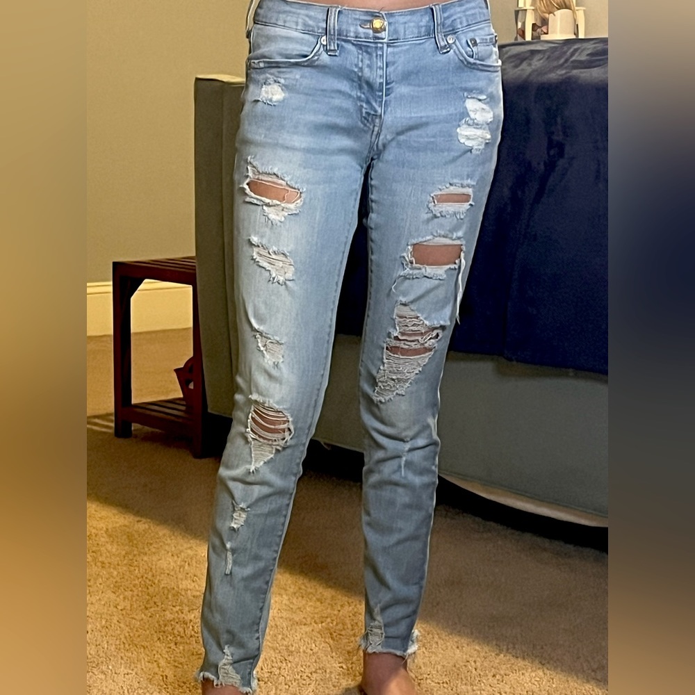 ✨Ripped low rise jeans✨ Aéropostale!!!